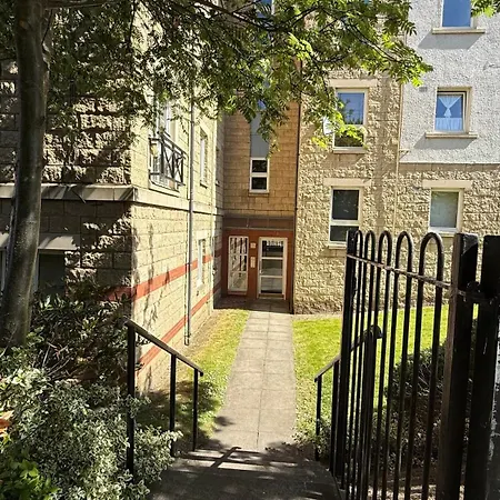 The Tartan Проживание в семье *