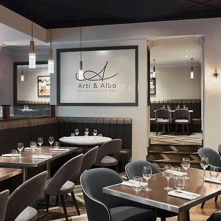 Marriott Holyrood 4* Edimburgo