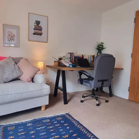 Apartment Thistle & Tide