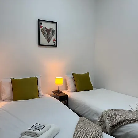 Squarezzz - Group * Edimburgo