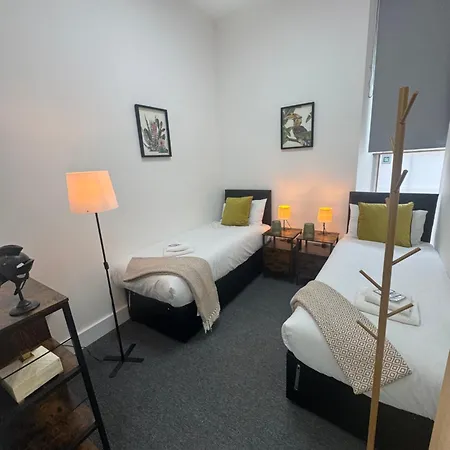 Squarezzz - Group * Edimburgo