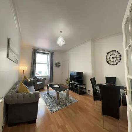 شقة 2 Bedroom Cosy Ground Floor Flat إدنبرة