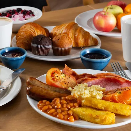 호텔 Express West By Ihg