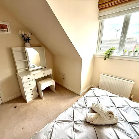 Prázdninový dům Torwood Townhouse - Superfast Wifi, Contractor Friendly With Free Parking Edinburgh