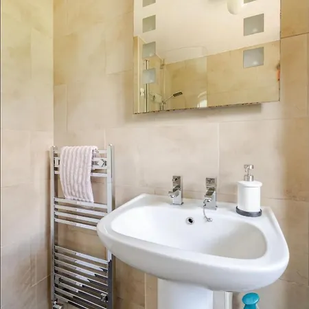 Little France House Room1