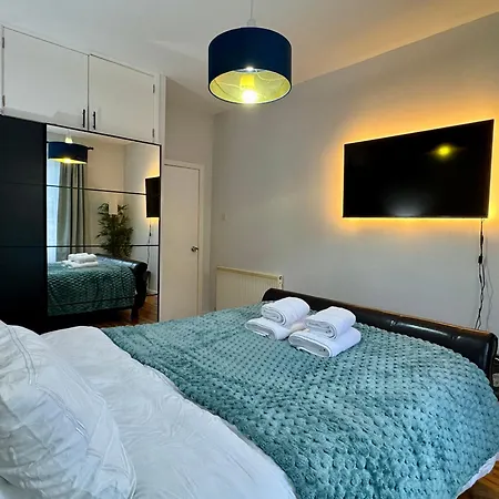 Stylish 2br Grassmarket Flat With Castle Views & Ps5 Apartment