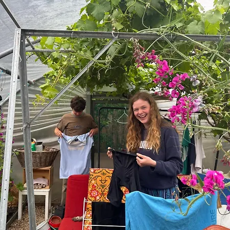 Panzió Charming 3 Bed , Private Budget , Free Street Parking , Fibre Optic Internet , Garden Edinburgh