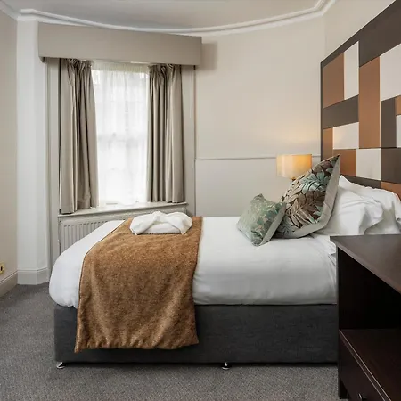 Hotel New Town 4*