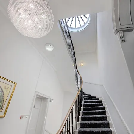 New Town Hotel 4*