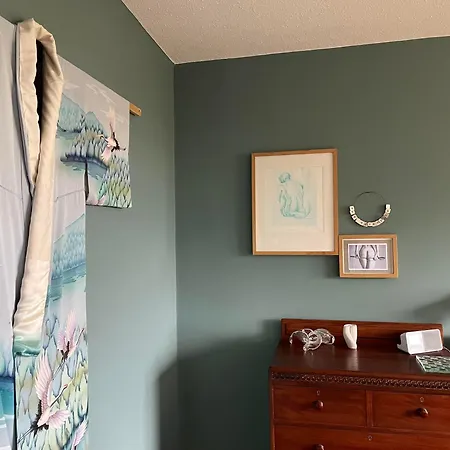 Mid-century Gem Steps From The * Эдинбург