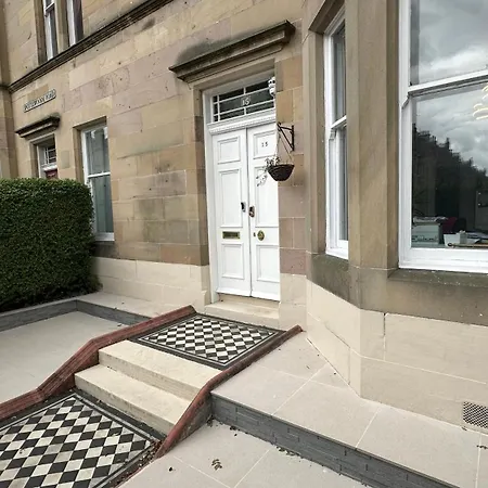 Apartmán Stylish 3 Bed 2 Bath Ground Floor Main Door Flat In Marchmont *