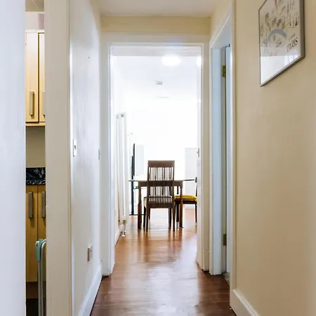 Apartament Homely 3 Bedroom In The Heart Of Edynburg