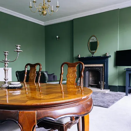 Apartment Grade A Listed 2 Bedroom In