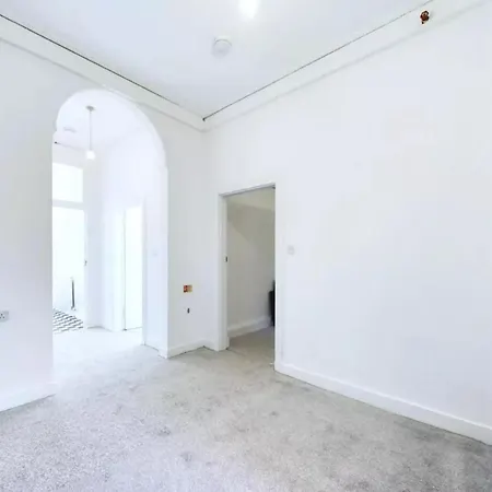 Montagues Luxury Victorian - Fast Wifi & 爱丁堡