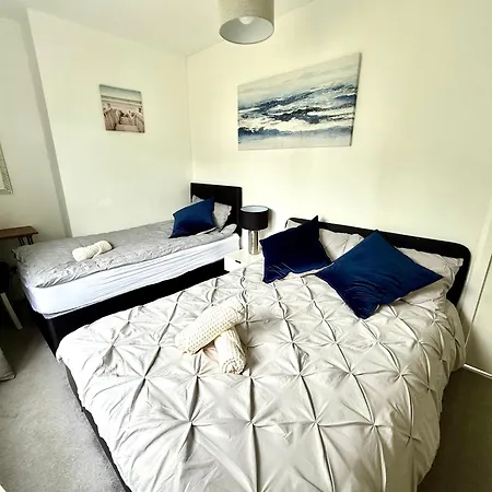 South Gyle House - Superfast Wifi And Free Parking - 7 Minutes From Airport *