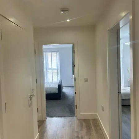 1 Bedroom Flat 아파트