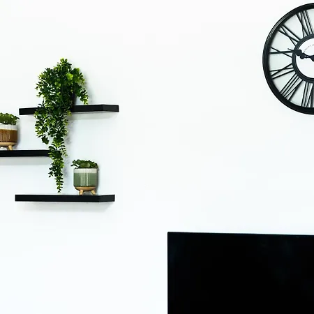 شقة Spacious 5 Bedroom Detached Home, Free Parking, Sleeps 10, Near Centre إدنبرة
