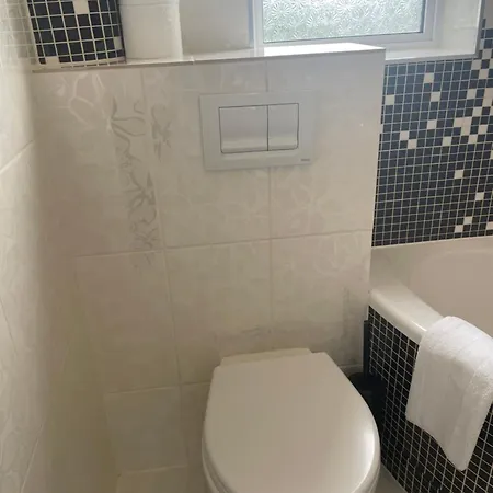 Cheerful 2 Bedroom Flat With Free Parking * Edimburgo
