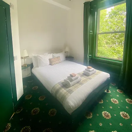 4 Friends House Edinburgh