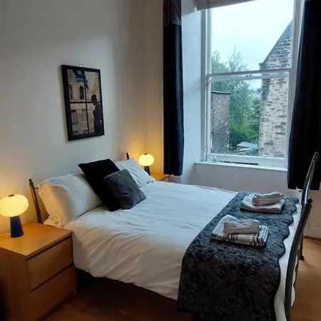 Lauriston Place - Spacious 2 Bedroom * Edinburgh