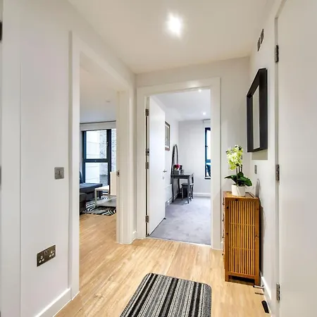 Lovely 1-bedroom Unit Near Castle אדינבורו