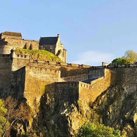 Walk Everywhere -top Rated Flat On The Royal Mile. *