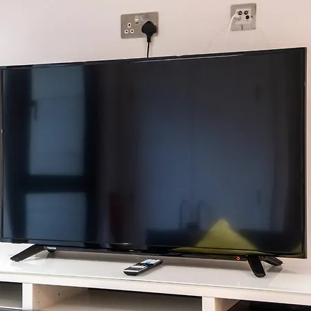 Lovely 1-bedroom Unit Near Castle אדינבורו
