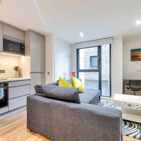 דירה Lovely 1-bedroom Unit Near Castle אדינבורו