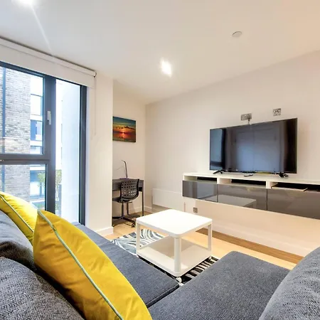Lovely 1-bedroom Unit Near Castle אדינבורו