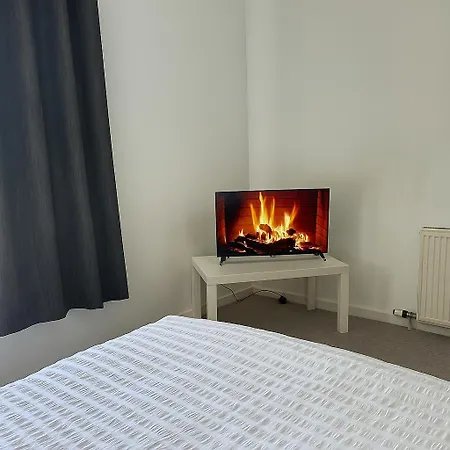 Cozy 2br Flat Near Centre Free Parking Fast Wifi エディンバラ