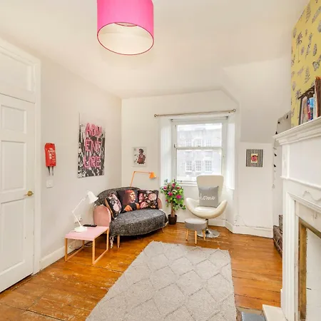Joivy Stunning In Royal Mile Apartmán