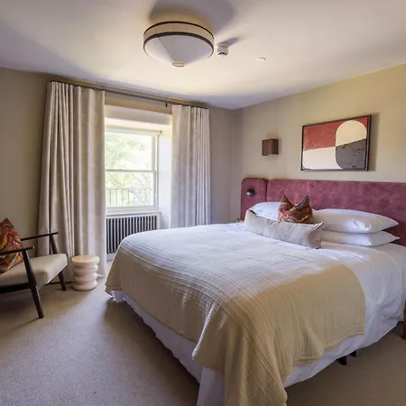 3 John's Place Townhouse 4*