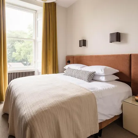 3 John's Place Townhouse 4* エディンバラ