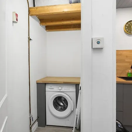 Sleek Canalside In Apartamento