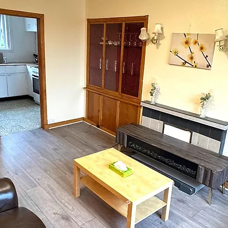 Modern 2 Bedroom With Private Garden In Βίλα