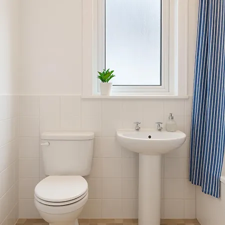 Modern 2 Bedroom With Private Garden In *