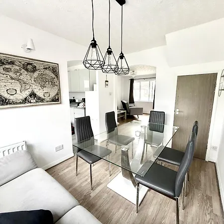 Kings Luxury - Free Parking And Fast Broadband Ferienhaus