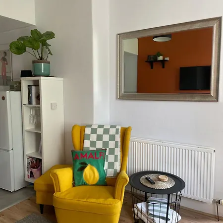 Quiet 1 Bed With Garden Views Near Leith & Centre