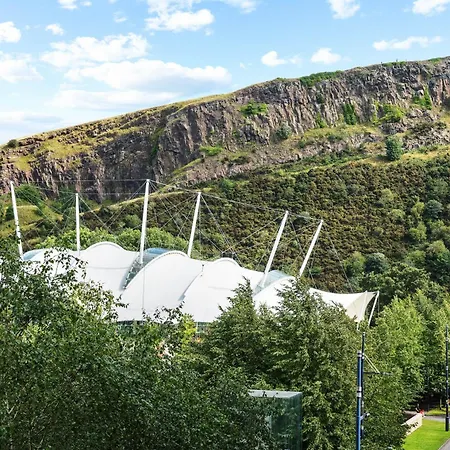 アパート 2br Park Royal With Balcony And Parking