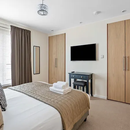 2br Park Royal With Balcony And Parking アパート *