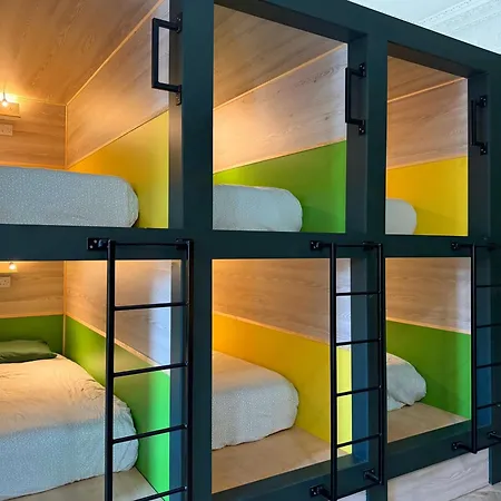 Hostel Revolver Edinburgh
