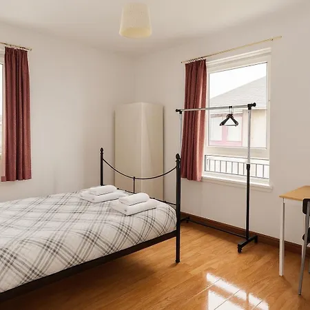 Spacious 3 Bedroom Flat * Edynburg