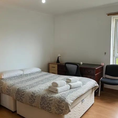 Spacious 3 Bedroom Flat