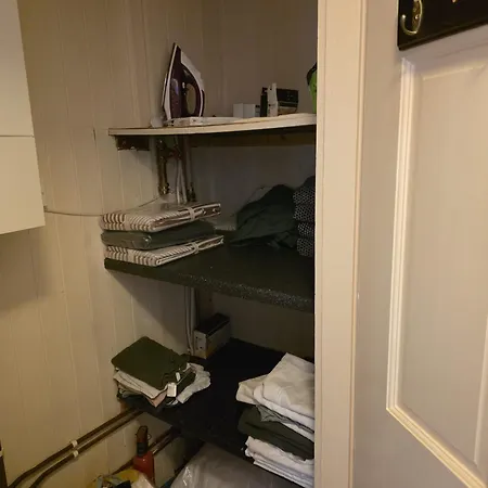 3br House With Parking 10 Mins To Airport Sleeps 6 شقة إدنبرة