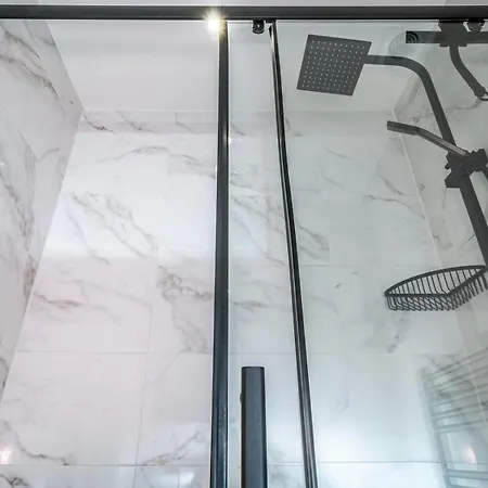 Pass The Keys Beautiful Modern Historical Flat Close To Castle *