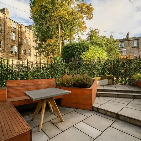 Elegant Flat With Garden In West End * Edinburgh