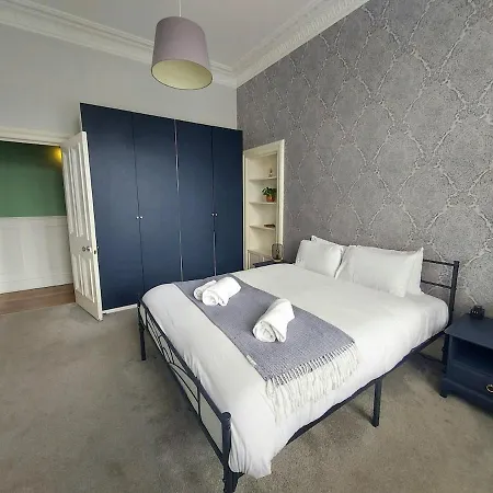 Apartman Spacious With Easy Access To Airport & Centre Edinburgh