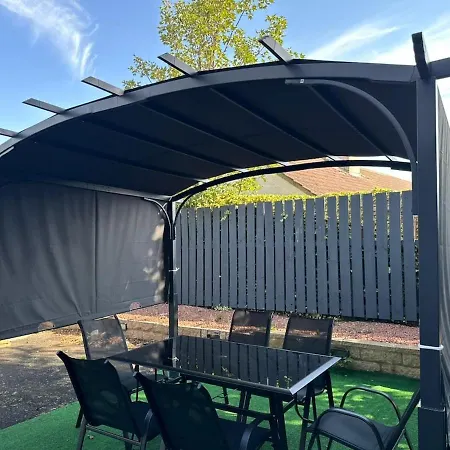 Luxury 5bd, Gym, Parking, Bus To Airport, Sleeps10