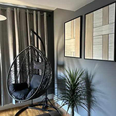Luxury 5bd, Gym, Parking, Bus To Airport, Sleeps10