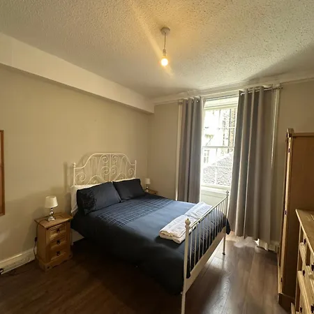 Bright & Spacious Centre Flat, Unbeatable Location Διαμέρισμα *